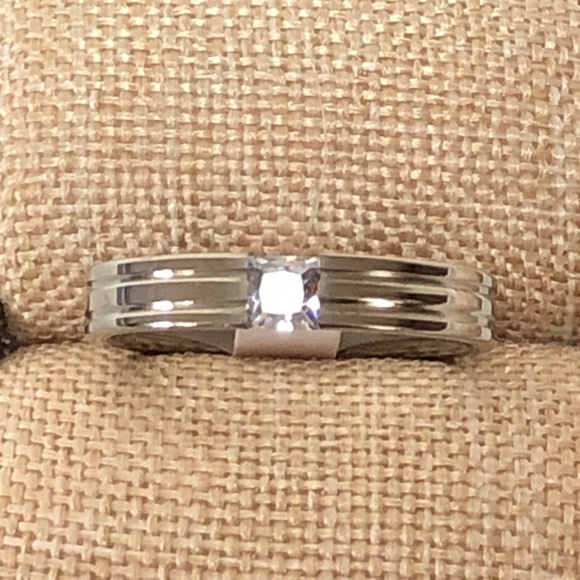 Stainless Steel Channel Set Princess Cut CZ Silver Ring Accent Grooves Size 8.25 - Picture 3 of 4